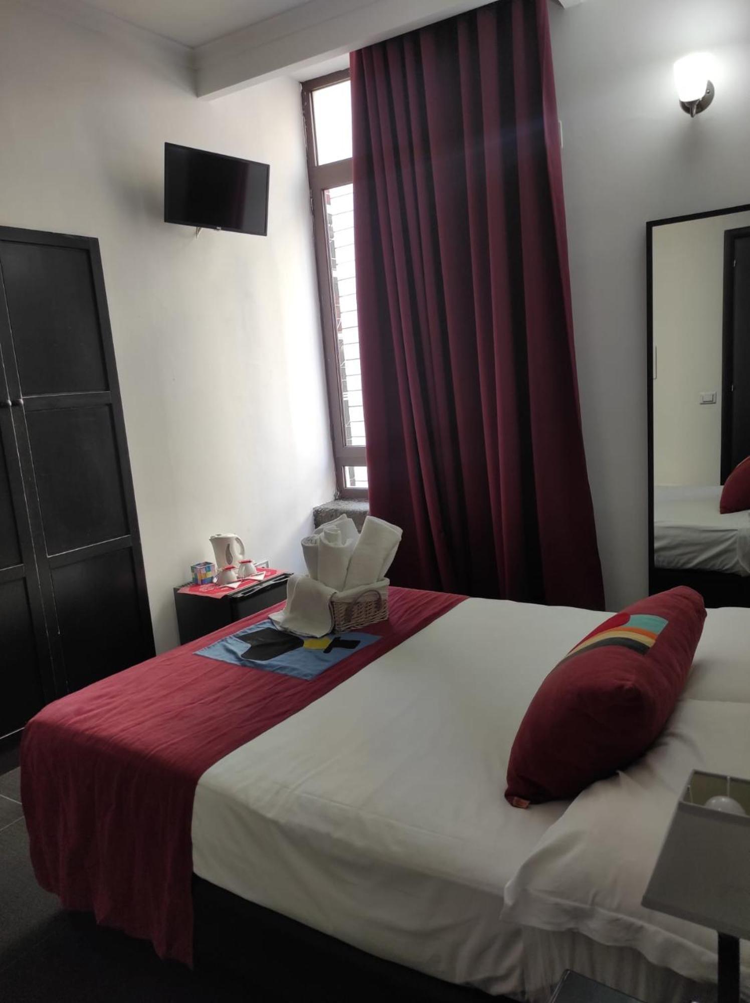 Hotel Plebiscito Aparthotel Napoli Ngoại thất bức ảnh