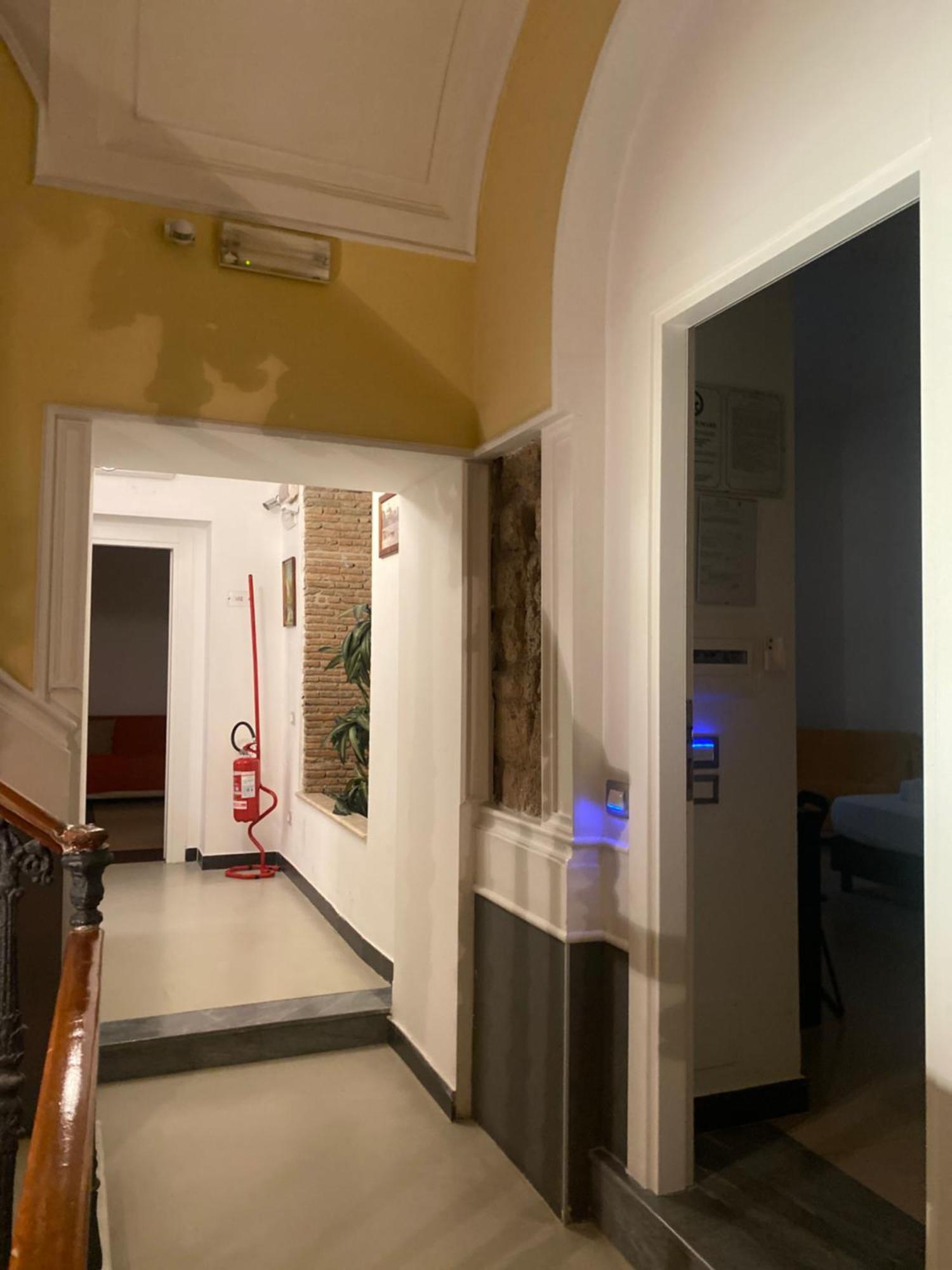 Hotel Plebiscito Aparthotel Napoli Ngoại thất bức ảnh