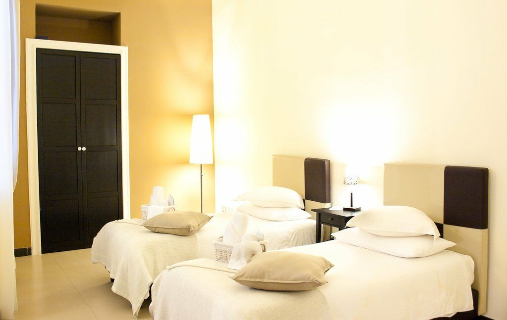 Hotel Plebiscito Aparthotel Napoli Ngoại thất bức ảnh
